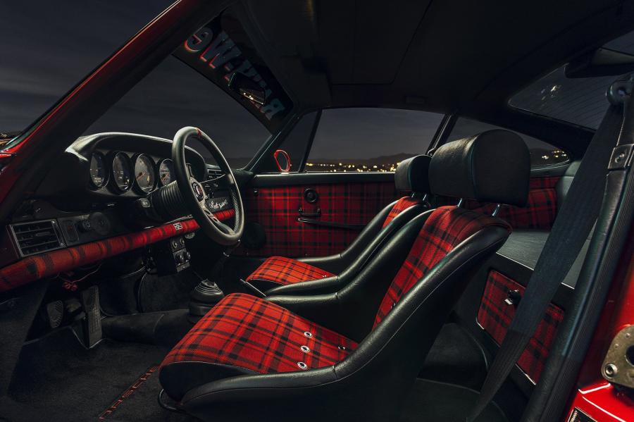 Интерьер Porsche 911 by RWB 2019 года  (фото 25 из 34)